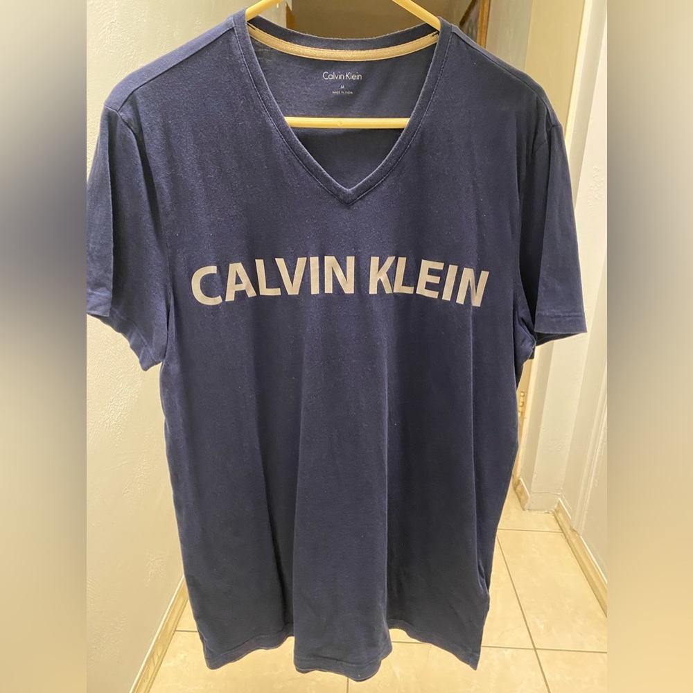 Calvin Klein v neck tee